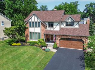 19 Bramblewood Ln, East Amherst, NY 14051