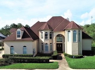 2567 Hughes Rd, Dickinson, TX 77539