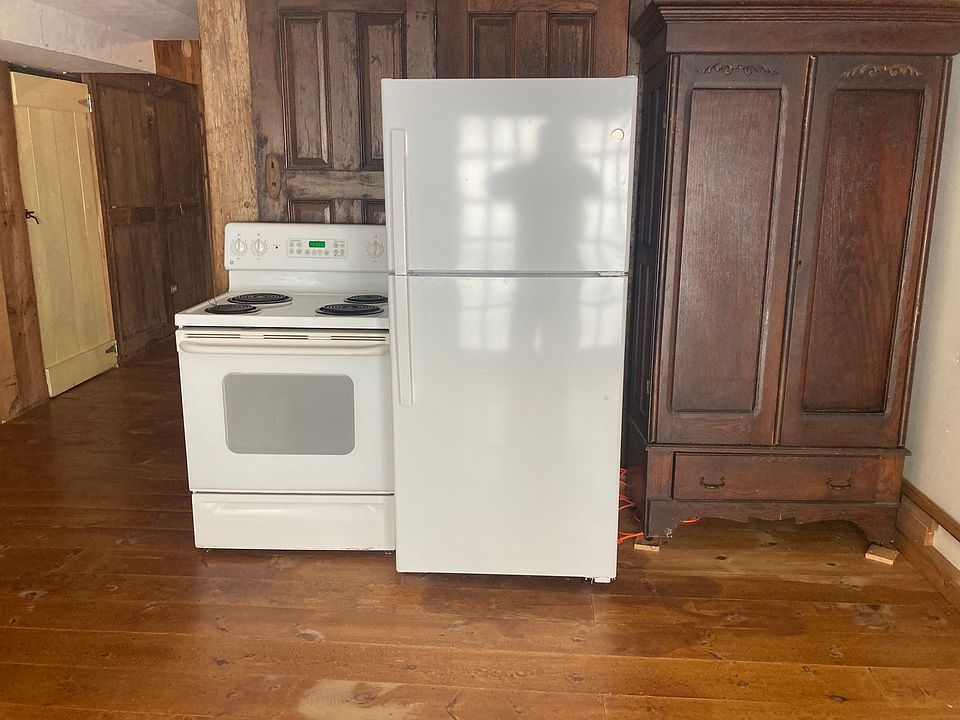 Electric stove, New Refrigerator and "pantry