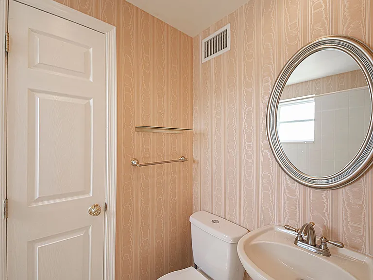 1635 E Passyunk Ave — Photo 19
