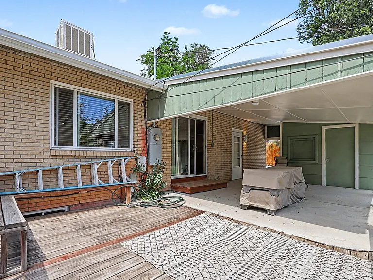 2854 S Yates St — Photo 23