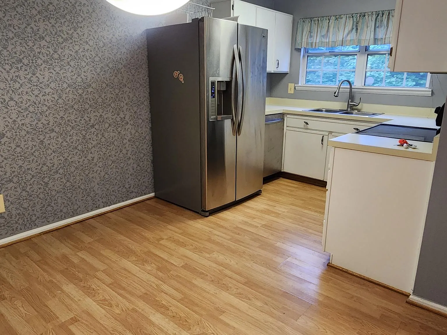 2 bed, 984 sqft, $2,150 — Photo 2