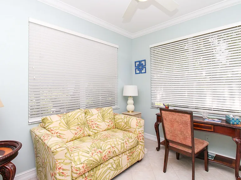 817 Carrick Bend Cir #101 — Photo 45