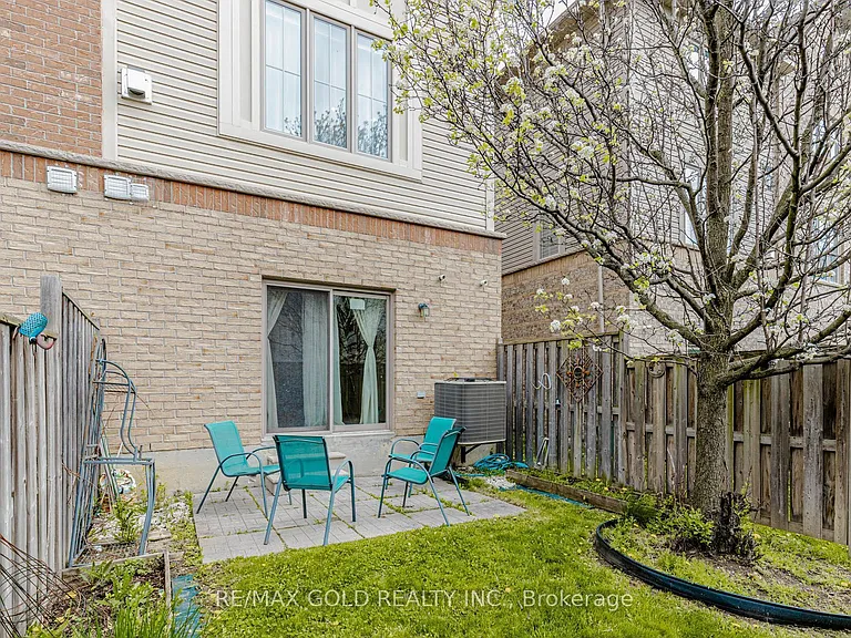 12 Cailiff St — Photo 42