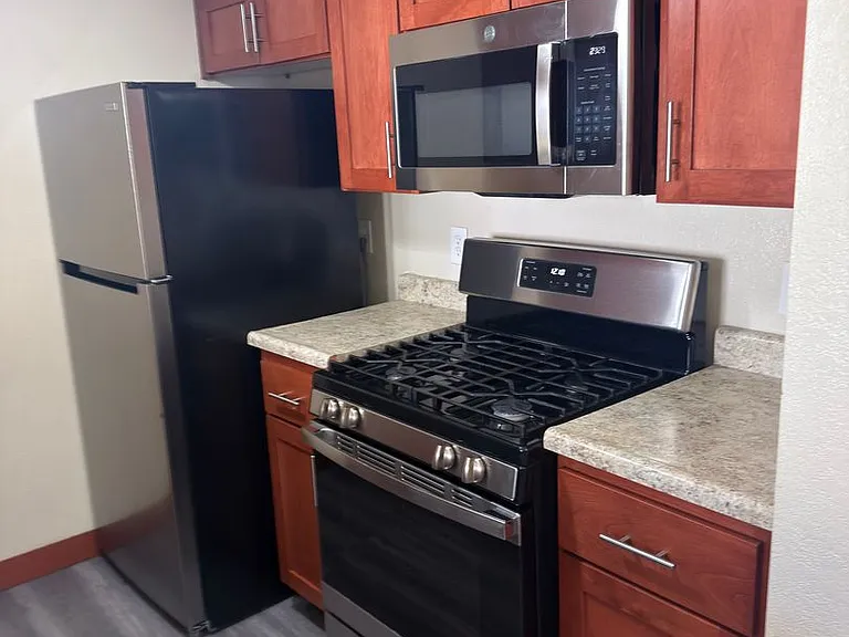 Sierra View Apartments — Photo 1