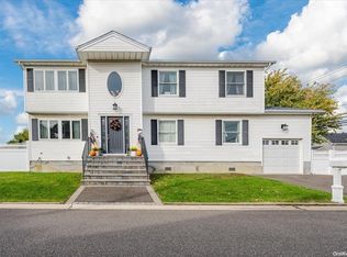 3581 Plover Pl, Seaford, NY 11783
