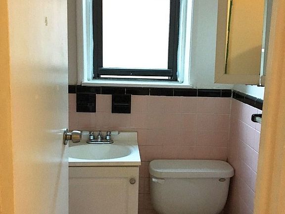 4th image of 3280 30th St APT 2R