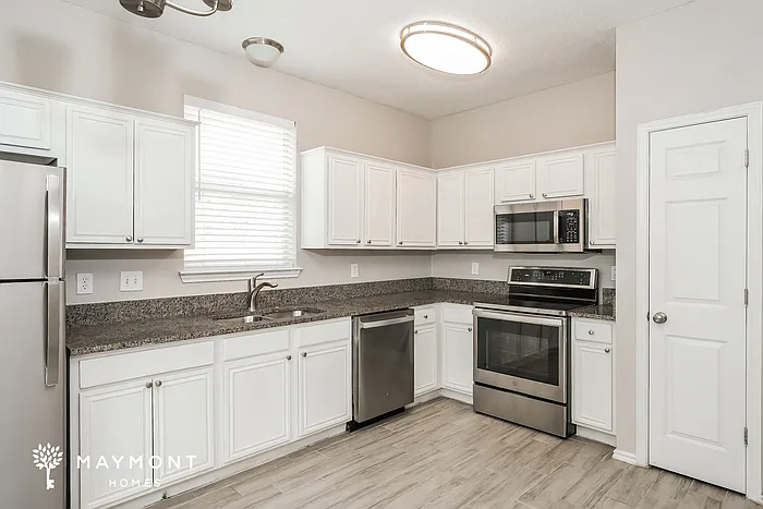 510 Blueberry Hill Ln — Photo 5
