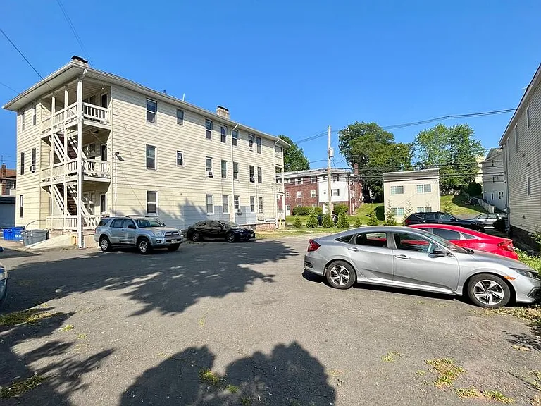 111 Bloomfield Ave — Photo 9