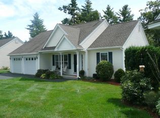 4 Dixon Dr, Litchfield, NH 03052