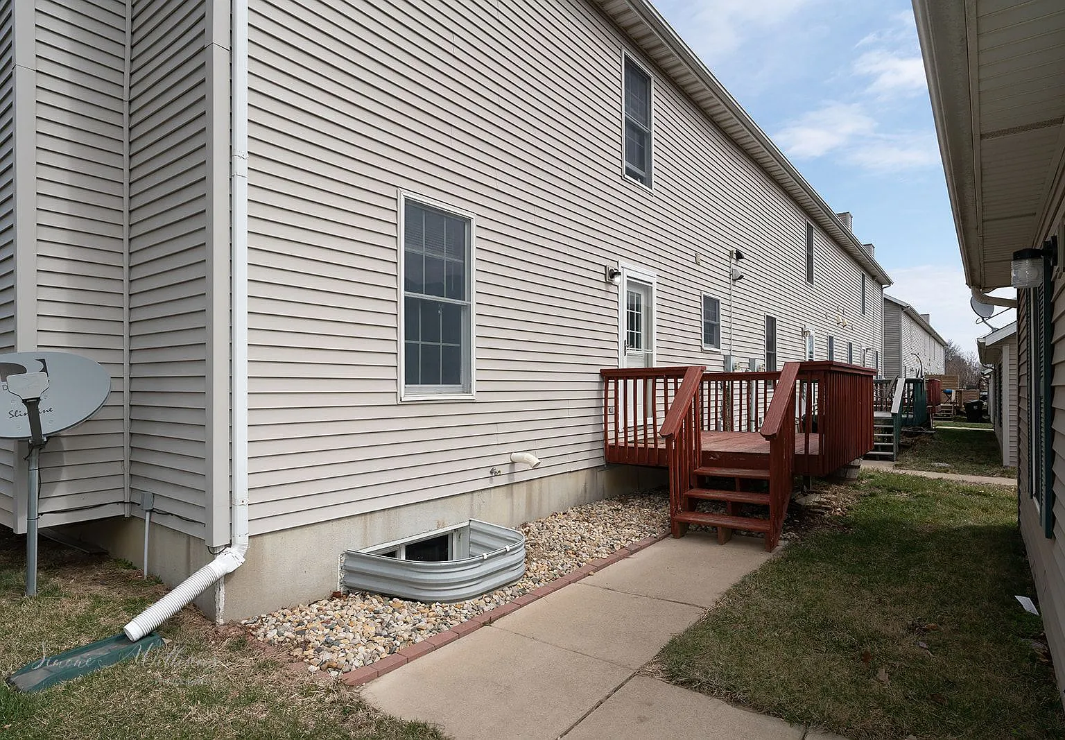 3 bed, 1832 sqft, $1,950 — Photo 2