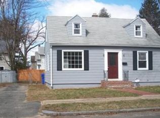32 Felicia St, Springfield, MA 01104