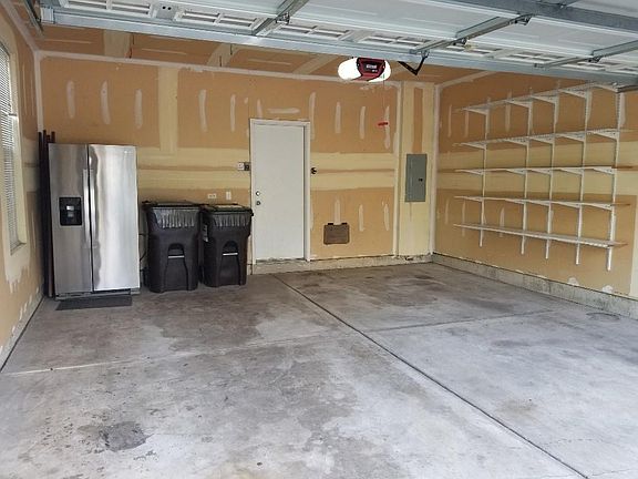 2nd image of 2212 Evergreen Cir