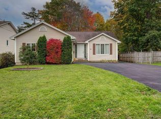 28 Fort Sackville Rd, Halifax, NS B4A 2G5