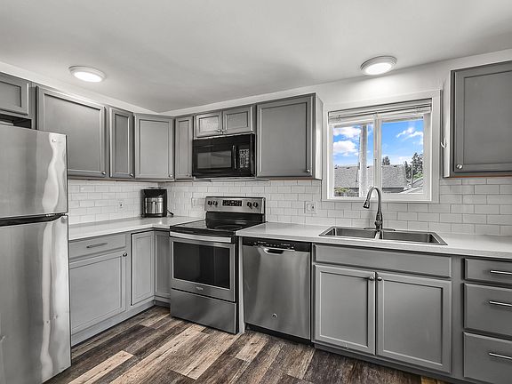 4th image of 3526 S Sheridan Ave