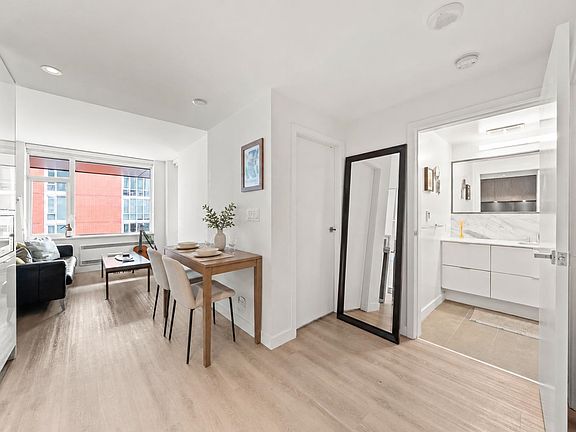 2nd image of 209 E 7th Ave #710