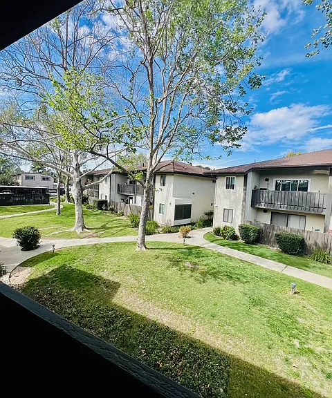 1676 Maple Ave #27 — Photo 26