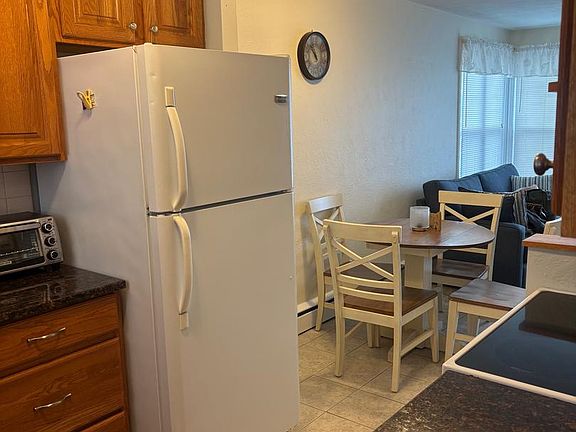 3rd image of 5805-B Seaview Ave