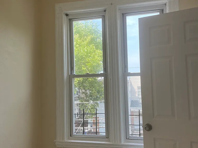 15 Irving St #2 — Photo 2