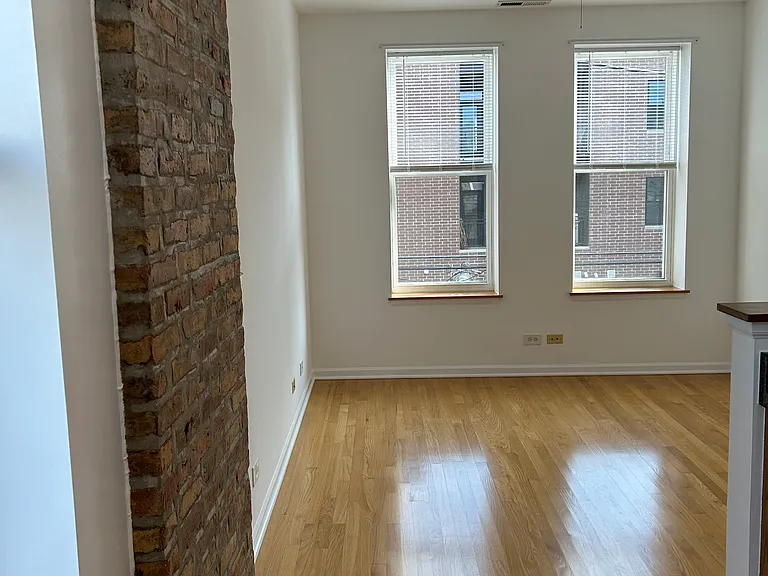 1731 W 17th St #8 — Photo 1