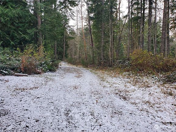 5th image of 9825 NW Klahowya Trl