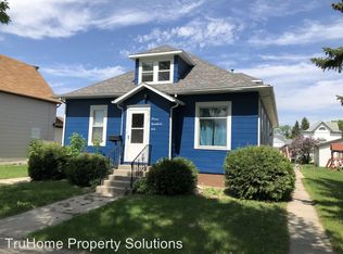 306 6th St NW, East Grand Forks, MN 56721