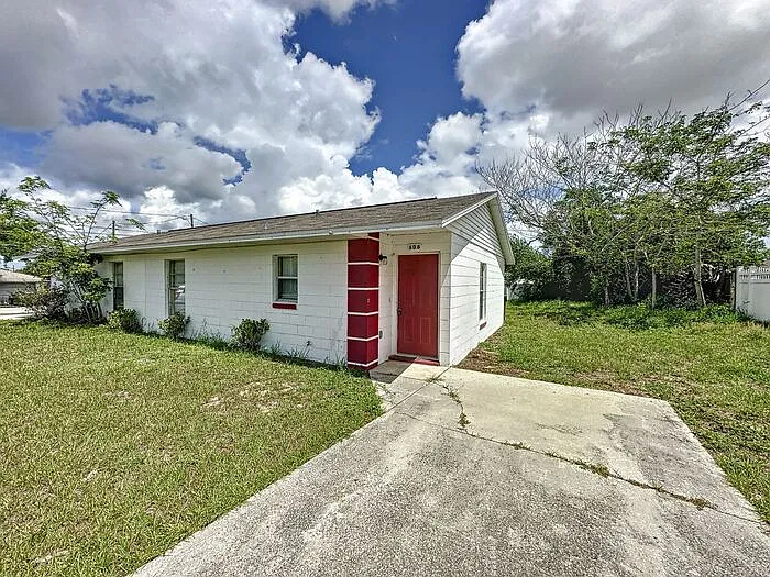2 bed, 1.0 bath, 796 sqft, $1,350 — Photo 1