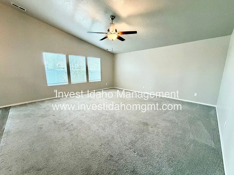1441 W Sahara Dr — Photo 5