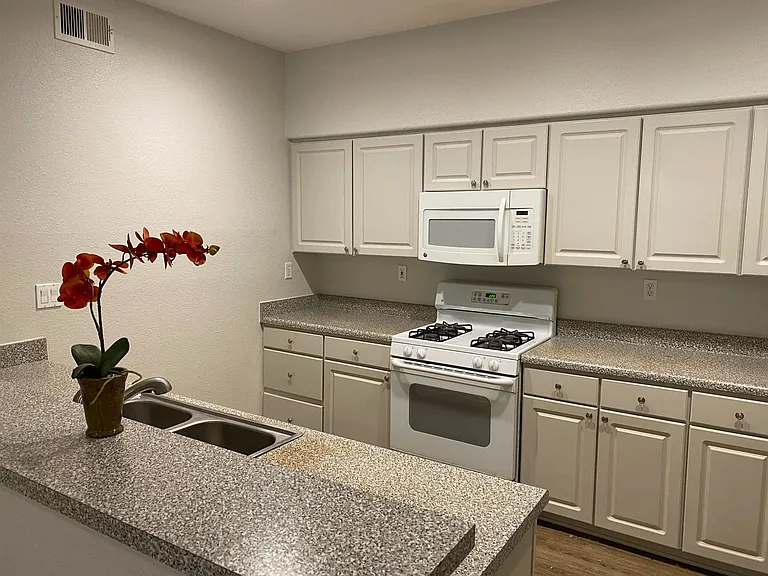 12360 Carmel Country Rd #B108 — Photo 5