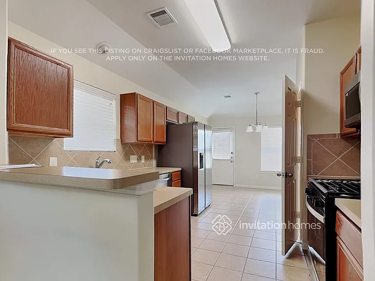 19235 Sandelford Dr — Photo 5