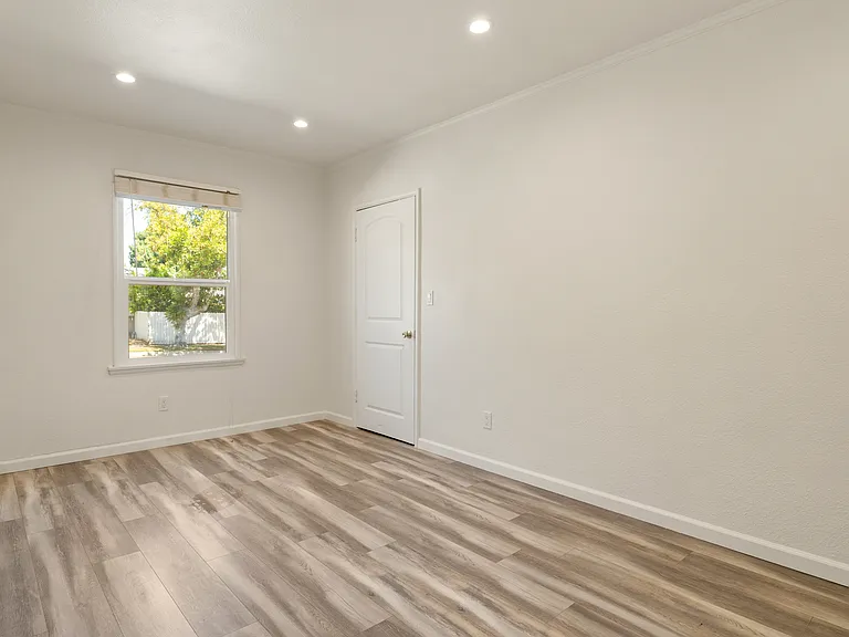 665 Hamilton Ave — Photo 1