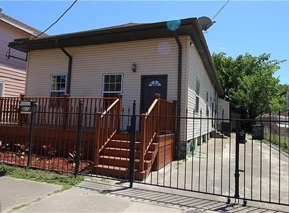 2nd image of 3212 Danneel St