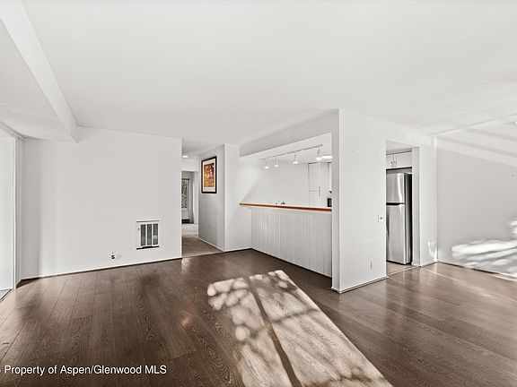 3rd image of 35 Lower Woodbridge Rd