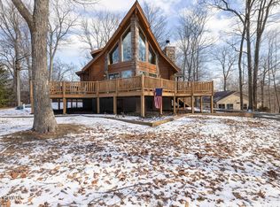 114 Timber Ridge Cir, Greentown, PA 18426