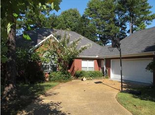 309 Pinewood Ln, Ridgeland, MS 39157