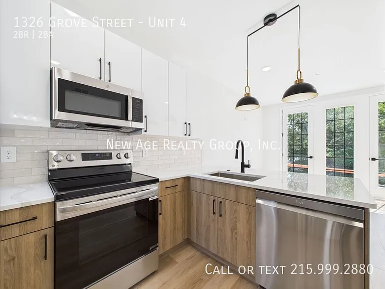 1326 Grove St #4 — Photo 8