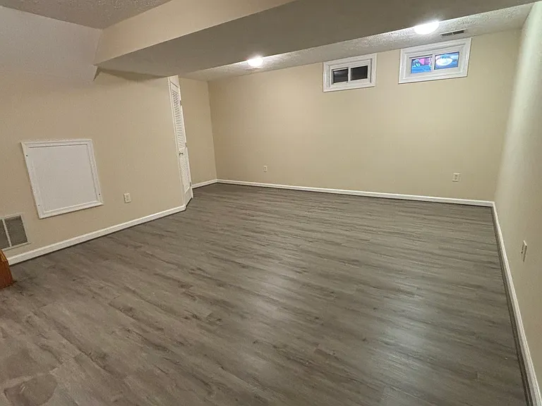 8879 Papillon Dr — Photo 28