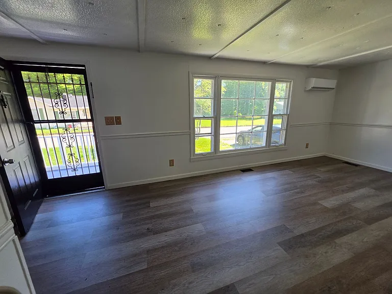 470 Washington St — Photo 5