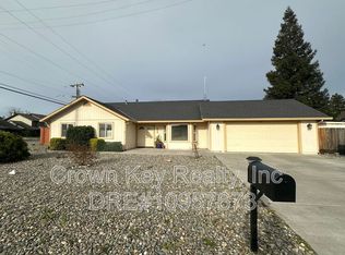 911 N Manley Rd, Ripon, CA 95366
