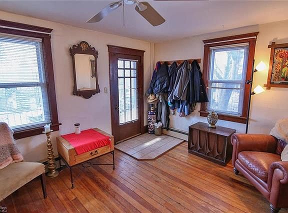 5th image of 51 Bachman St
