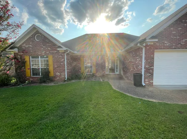 414 Old Town Cir, Brandon, MS 39042