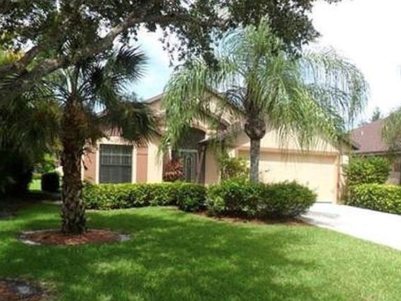 2nd image of 15472 Admiralty Cir #2