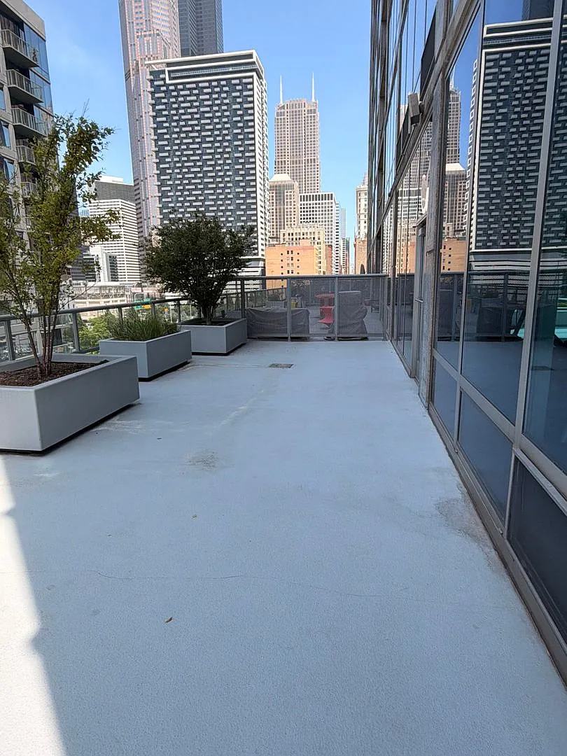 Amazing 2bd/2bth On Wells — Photo 1
