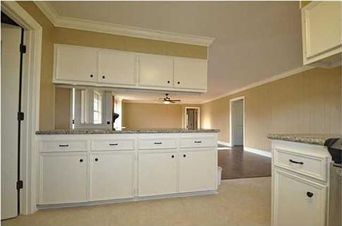 5th image of 301 Gordon Crockett Dr