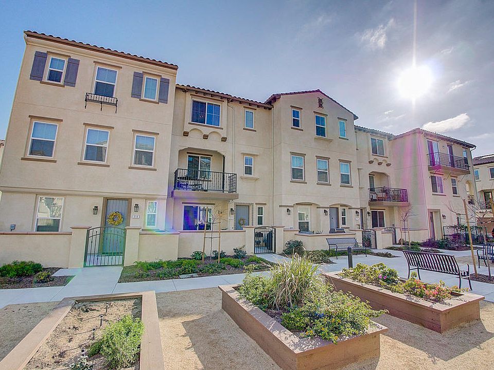 1st image of 612 Mustang St