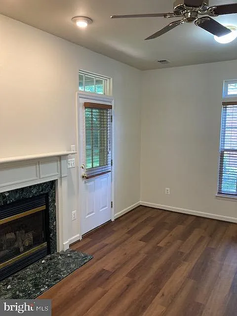 4 bed, 3.5 bath, 1648 sqft, $3,500 — Photo 3