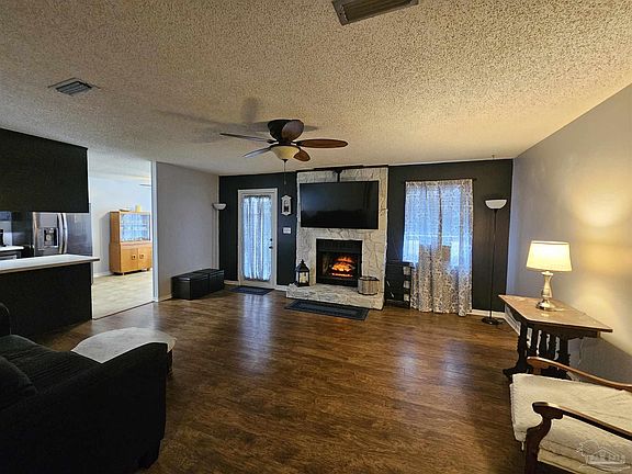 2nd image of 4344 Forte St