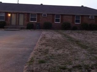 135 Airport Rd APT A, Clarksville, TN 37042