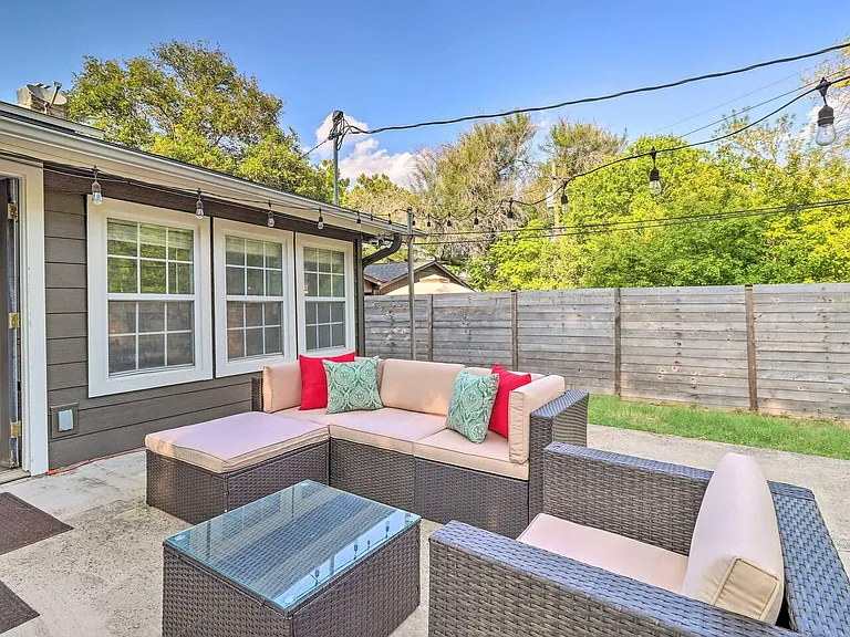 411 Ramble Ln — Photo 32