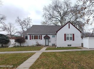 724 5th Ave S, Grand Forks, ND 58201